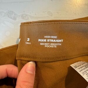 Old navy high waisted straight leg dress pant size 2